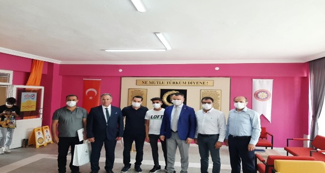Tarsus TSO Mesleki ve Teknik Anadolu Lisesi’ne kütüphane açıldı