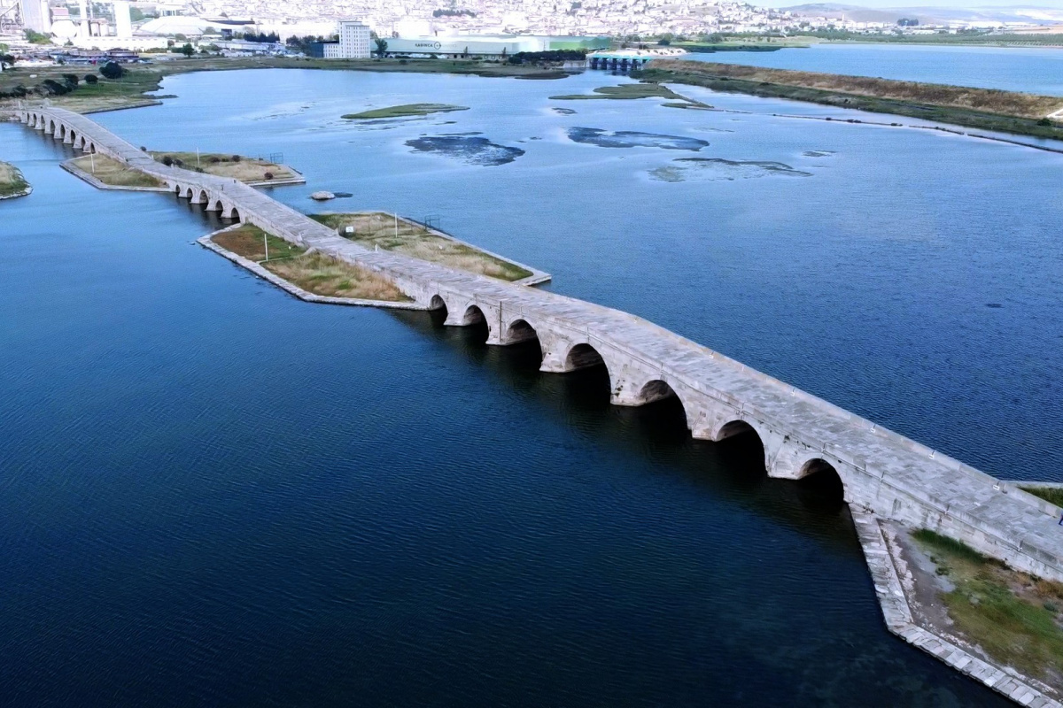 Mimar Sinan’ın şaheseri olan tarihi köprü yıkılma tehlikesi altında ...