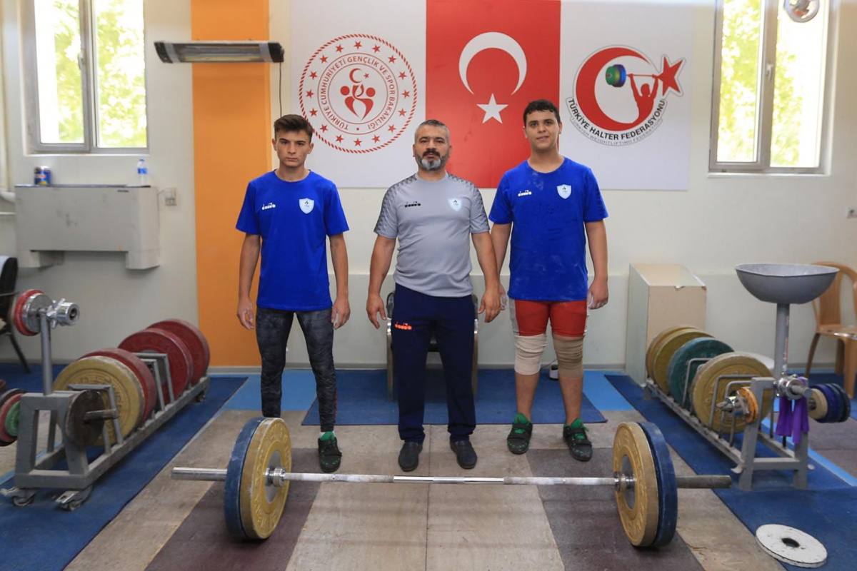Pamukkaleli halterciler Türkiye Şampiyonası’na hazır