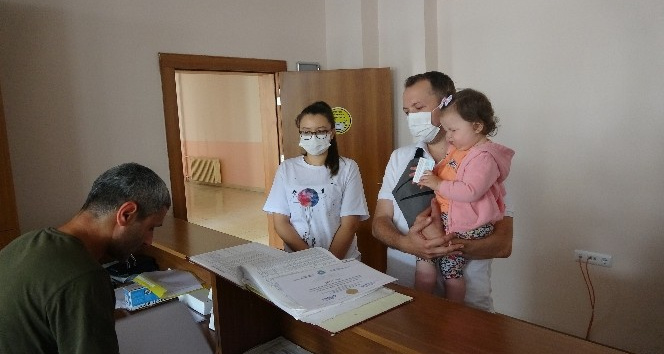 12 yıl önce başladığı okulu uzaktan eğitimle bu yıl tamamladı