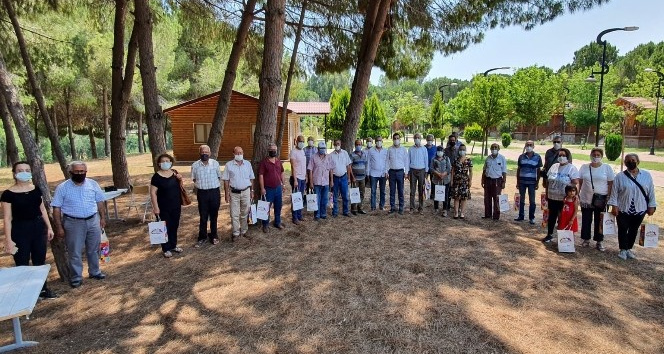 Büyükşehir Belediyesi, emeklileri Tarsus Gençlik Kampında ağırladı