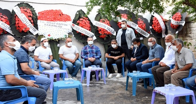 Trafik kazasında hayatını kaybeden Suzan ve Büşra öğretmenin adı görev yaptıkları okulda yaşatılacak