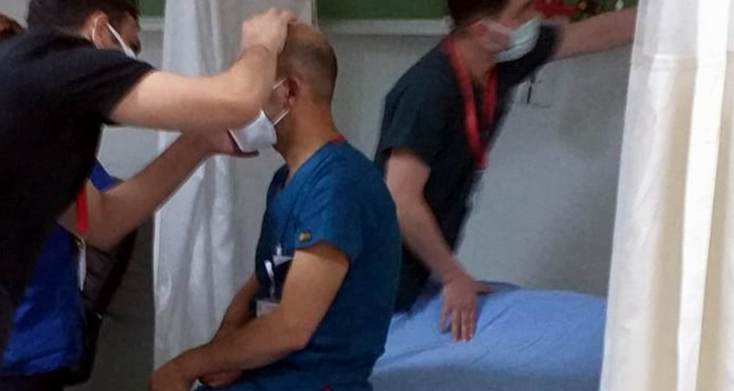 Sağlık personelinden sonra doktor da yumruklu saldırıya uğradı