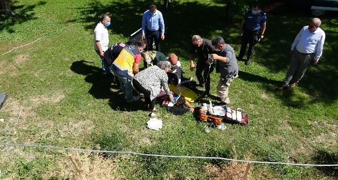 Kaza yapan araç dört takla attı, içerisindeki kişi emniyetin bahçesine uçtu