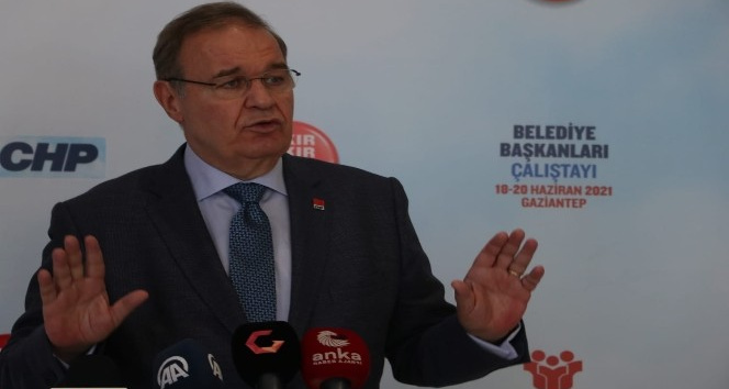 CHP Sözcüsü Öztrak çalıştay için geldiği Gaziantep’te açıklamalarda bulundu