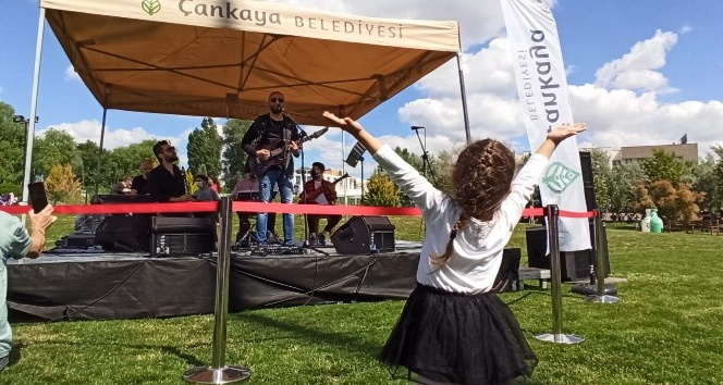 Başkent’te kadınlara ve müzisyenlere destek