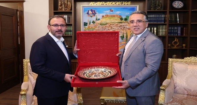Bakan Kasapoğlu, Nevşehir Belediyesini ziyaret etti