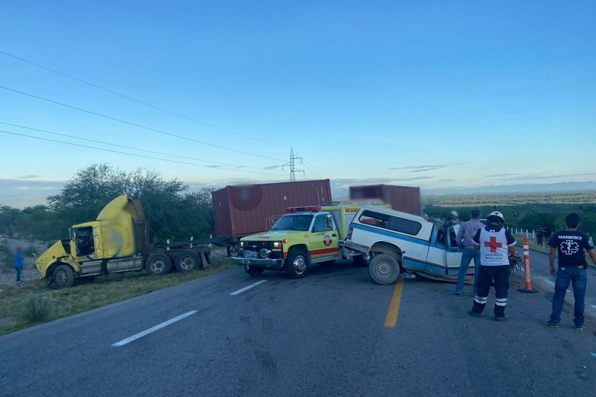 Meksika’da kamyonetle tır kafa kafaya çarpıştı: 3 ölü