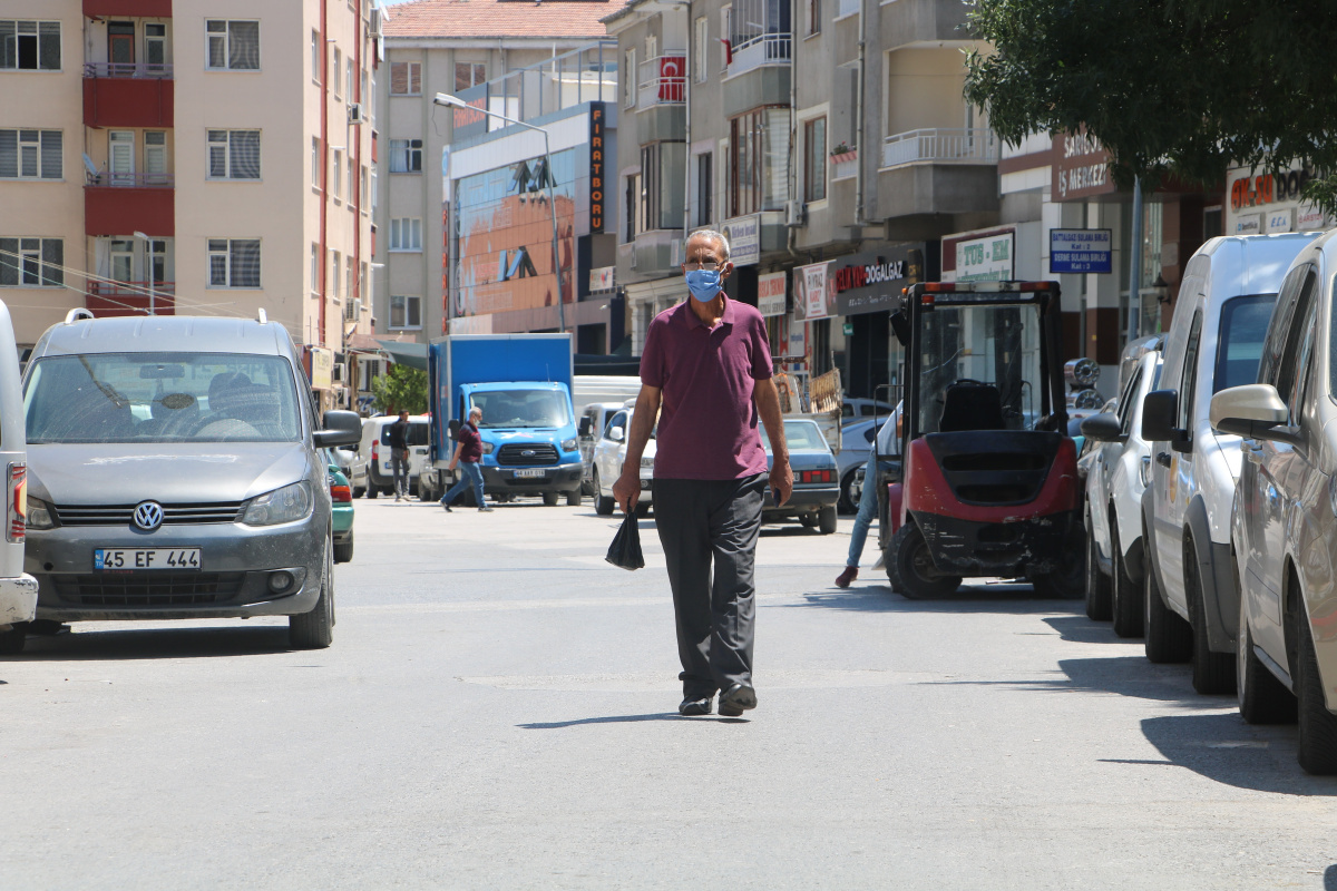 Çalınan aracını sokak sokak arıyor