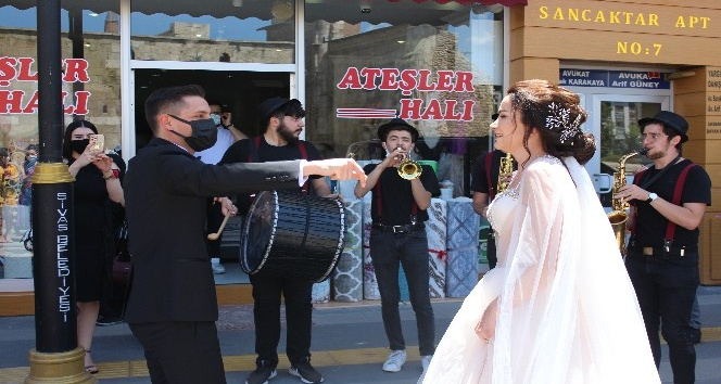 Ordulu damat Sivas’tan orkestra ile gelin aldı
