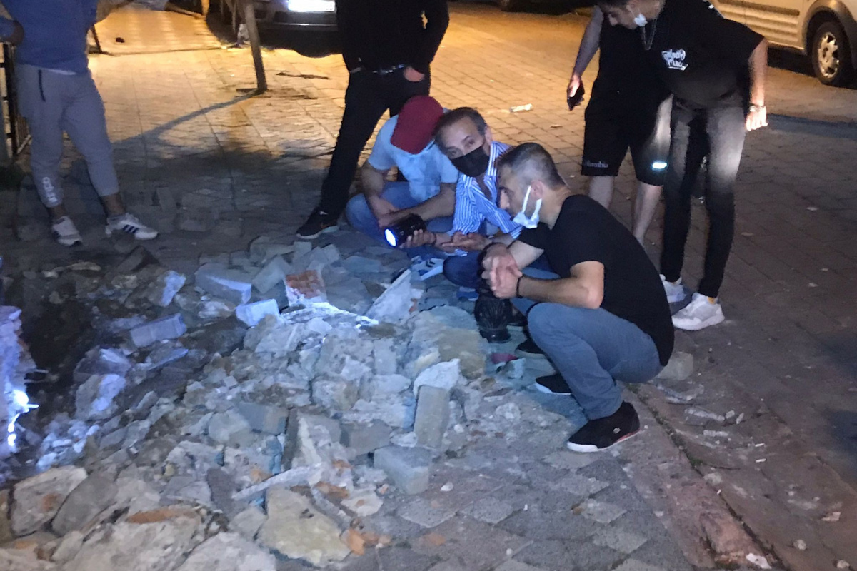 Zeytinburnu’nda yılan paniği mahalleliyi sokağa döktü