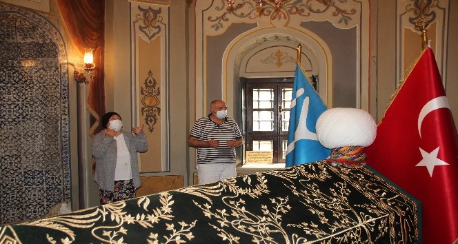 15 ayın ardından ziyarete açılan Ertuğrul Gazi Türbesi’nde yoğunluk