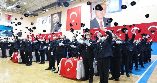 Sivas Polis Meslek Eğitim Merkezi 26. Dönem mezunlarını verdi