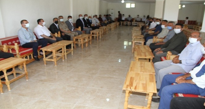 Kaymakam Türkmen vatandaşlarla bir araya gelmeye devam ediyor