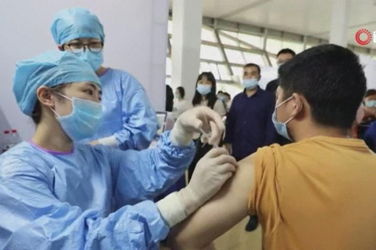 Çin’de bir milyar dozdan fazla Covid-19 aşısı yapıldı