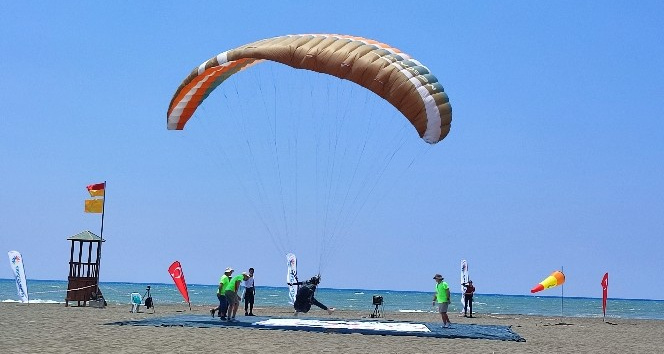 Türkiye Yamaç Paraşütü Hedef Yarışması’nın üçüncü etap yarışları tamamlandı