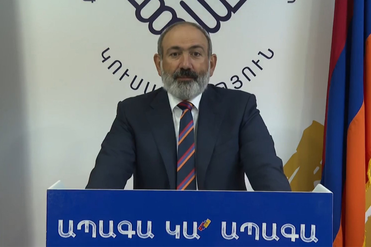 Ermenistan&#039;da, Nikol Paşinyan&#039;dan gece yarısı seçim zaferi konuşması