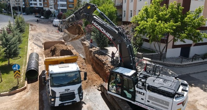 Mahallelerde yağmur suyu hattı oluşturuluyor
