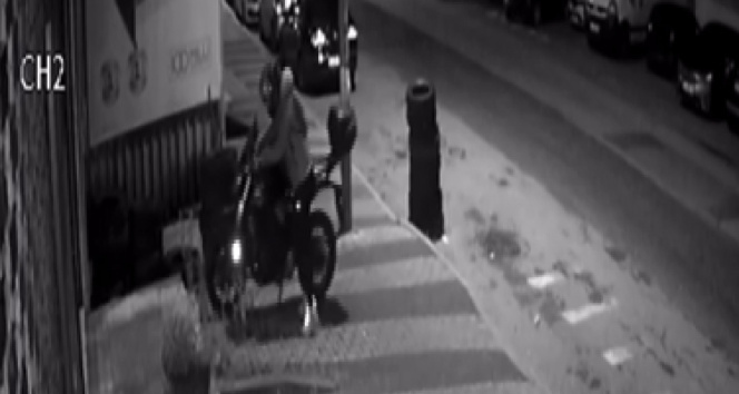 Maltepede motosiklet hırsızlığı kamerada