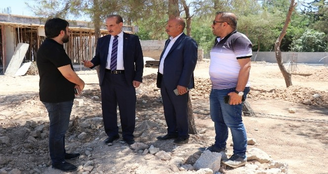 Başkan Yalçınkaya okulların inşaatını inceledi