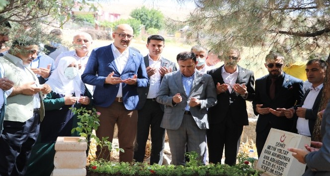 Siirt’te şehit mezarları yenilendi, Şehitler Anıtı Çeşmesi dualarla açıldı