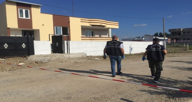 Adana’da ev basıp 2’si kadın 4 kişiyi yaraladılar
