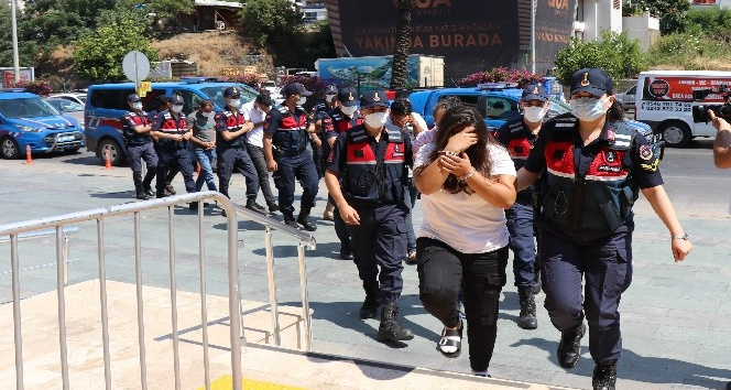 Antalya’da insan tacirlerine operasyonda 6 tutuklama