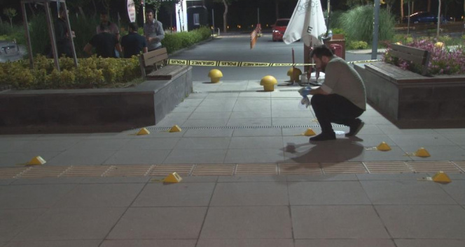 Başakşehirde silahlı bir grup, restoranı kurşun yağdırdı: 1 yaralı