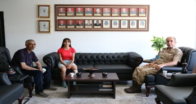 Milli atletten Alay Komutanına ziyaret