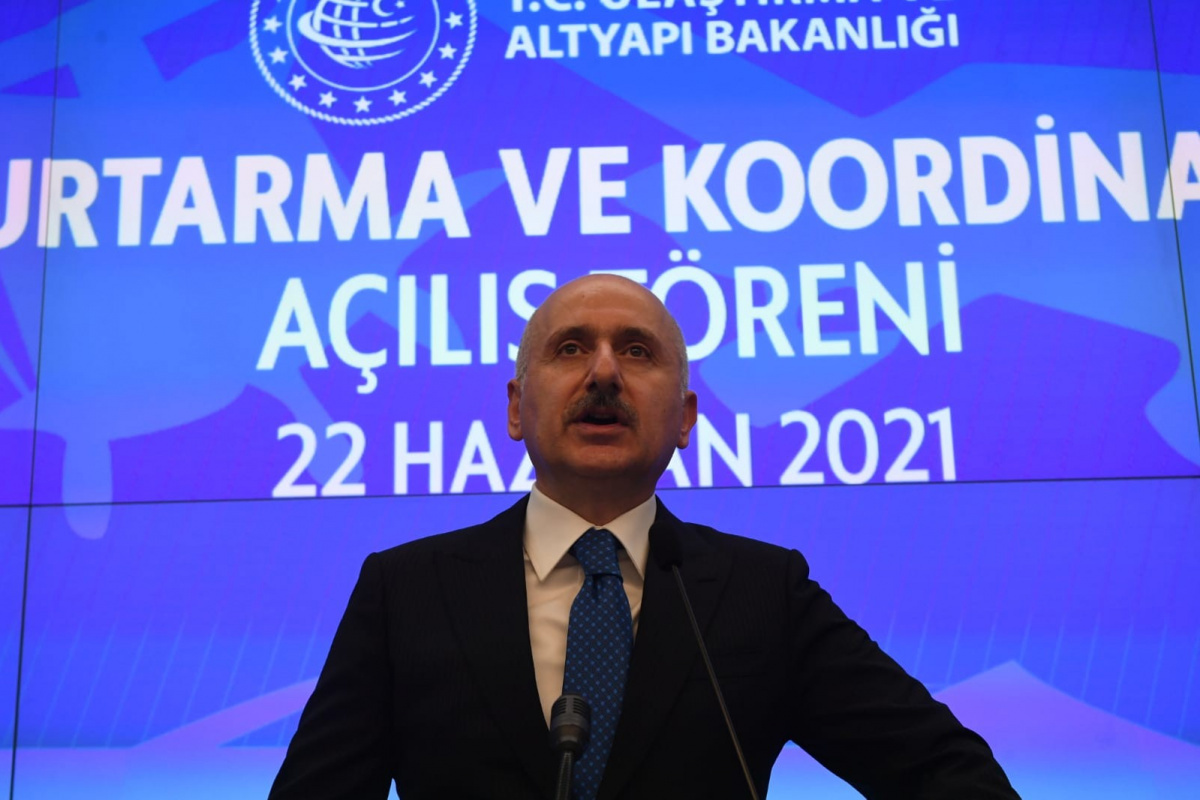 Bakan Karaismailoğlu: &#039;Dünyanın her noktasında Türk denizciliği ve Türk havacılığına hizmet veriyoruz&#039;