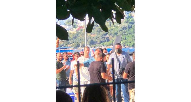 Kıvanç Tatlıtuğ Bodrum’da kamera karşısına geçti