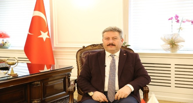 Başkan Palancıoğlu sporcu Funda Taşkın’ı tebrik etti