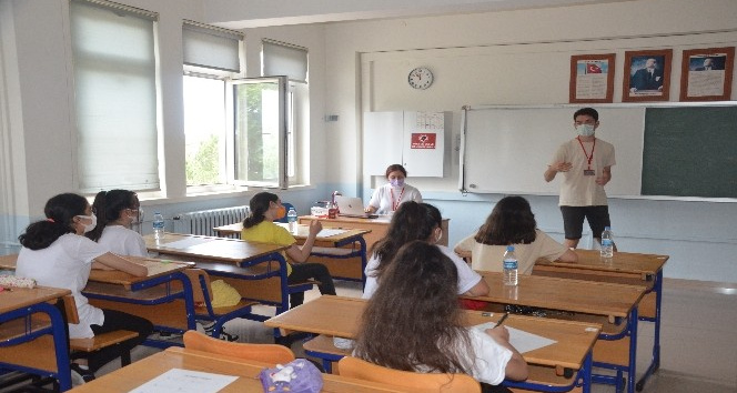 Geleceğe Adımlar projesi ile çocukların beyaz ekrandan uzaklaştırılması hedefleniyor