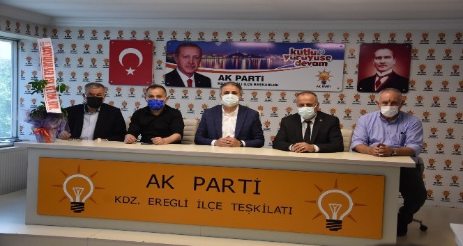 AK Parti ilçe teşkilatı muhtarlar ile istişarede bulundu