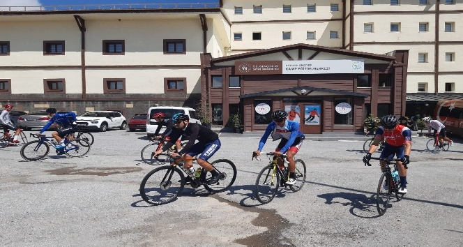 Türkiye Bisiklet Milli Takımı Erciyes’te kampa başladı