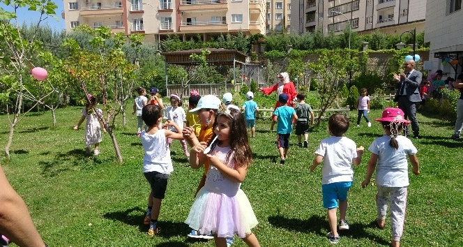 Öğrenciler eğlenmeye ve öğrenmeye devam ediyor