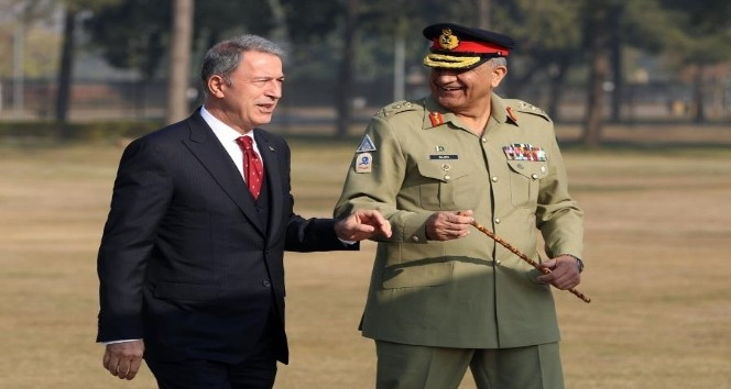 Bakan Akar, Pakistan Kara Kuvvetleri Komutanı Bajwa’yı kabul etti
