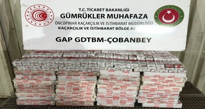 Sınırdan giriş yapan tırın lastiğinden bin 570 paket kaçak çıktı