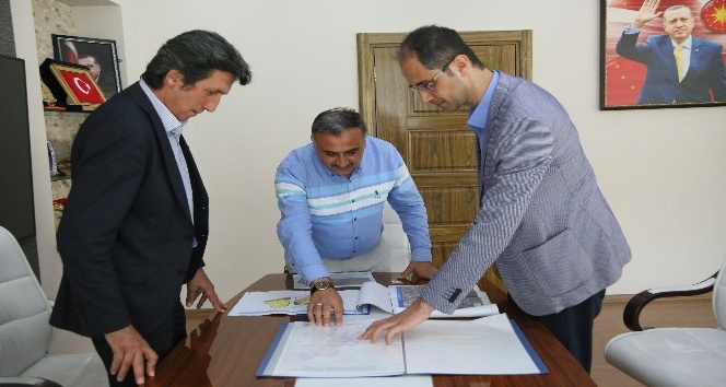 Kentsel dönüşüm için büyükşehir belediyesi daire başkanlarından Başkan Mehmet Cabbar’a ziyaret