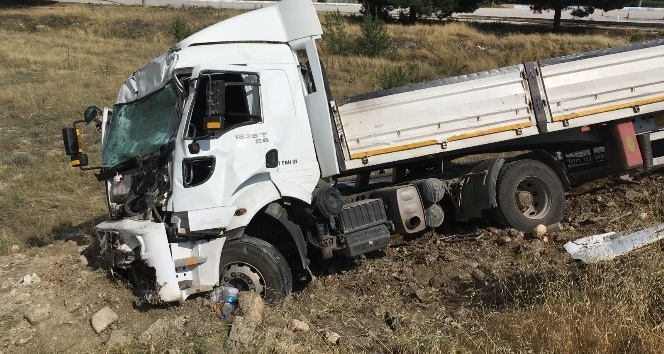 Burdur’da iki tır çarpıştı: 1 yaralı