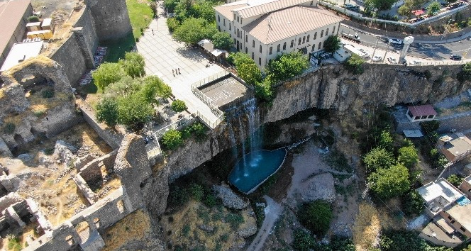 Muhteşem görüntüsüyle büyüleyen tarihi Fiskaya Şelalesi yeniden akmaya başladı