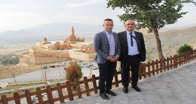 MEB Ölçme, Değerlendirme ve Sınav Hizmetleri Genel Müdürü Şensoy’un Ağrı ziyaretleri