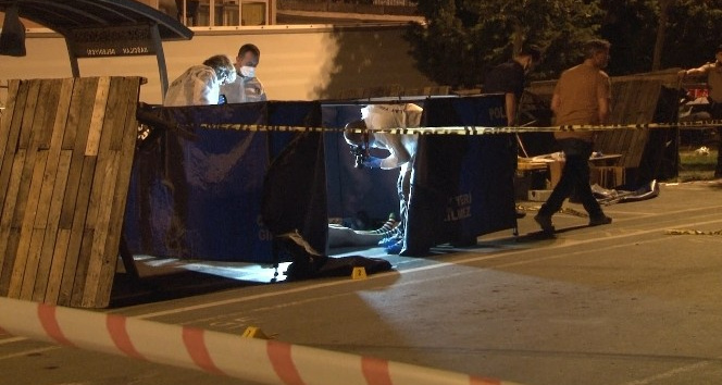 (ÖZEL) Bağcılar’da ailesiyle parkta oturan şahıs, tartıştığı iki kişiye kurşun yağdırdı:1 ölü, 1 yaralı