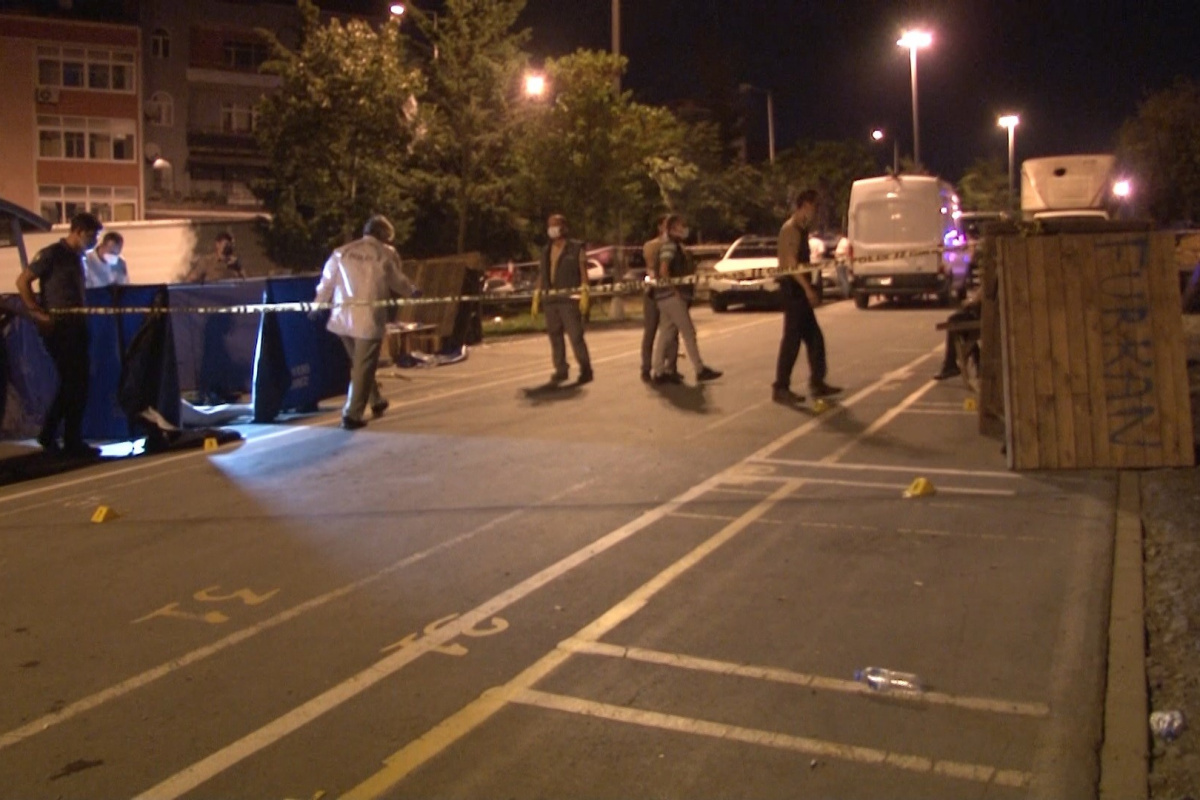 Bağcılar’da ailesiyle parkta oturan şahıs, tartıştığı iki kişiye kurşun yağdırdı:1 ölü, 1 yaralı