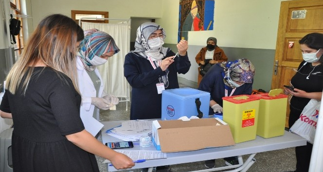 Karaman’da yerinde aşı uygulamaları devam ediyor