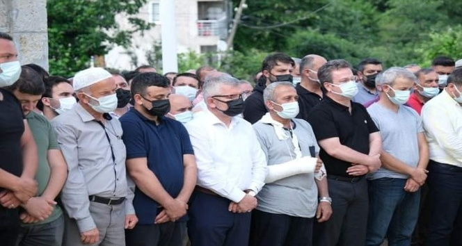 Anne ve oğlu toprağa verildi