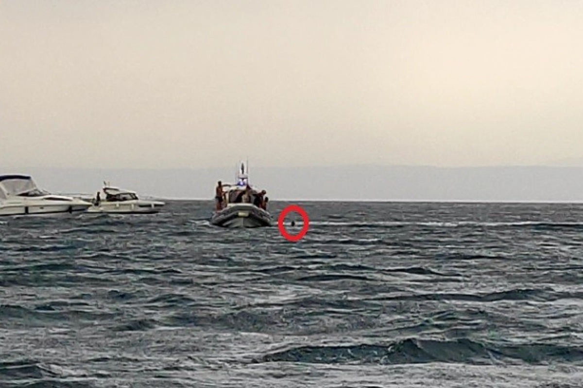 Denizde aniden başlayan fırtınada can pazarı