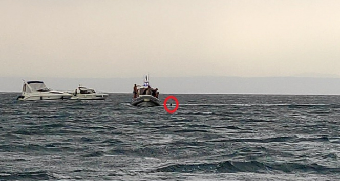 Denizde aniden başlayan fırtınada can pazarı