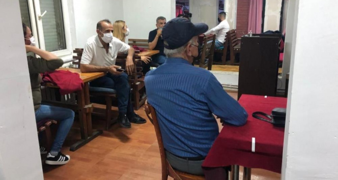 Dernek görünümlü kumarhanede 34 kişi yakalandı