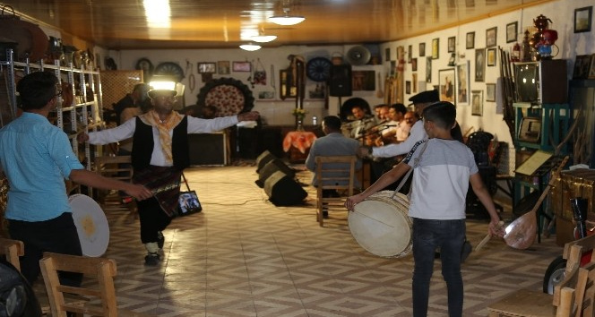 Çamelililer türkülerle hasret giderdi